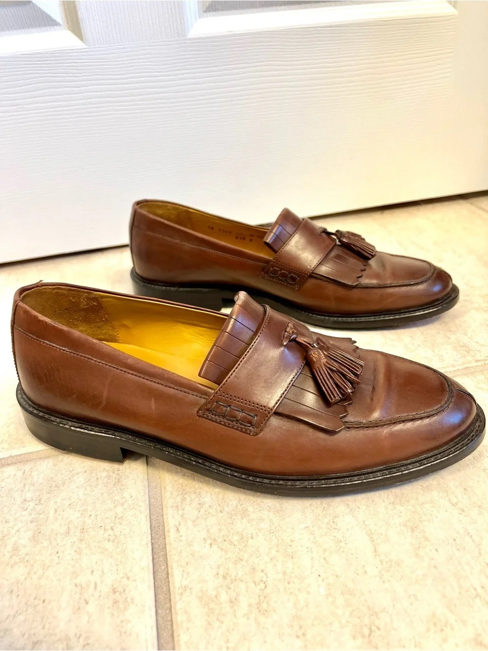 Johnston & Murphy Kiltie Tassel Loafer classic men's dress shoe full-grain 10M